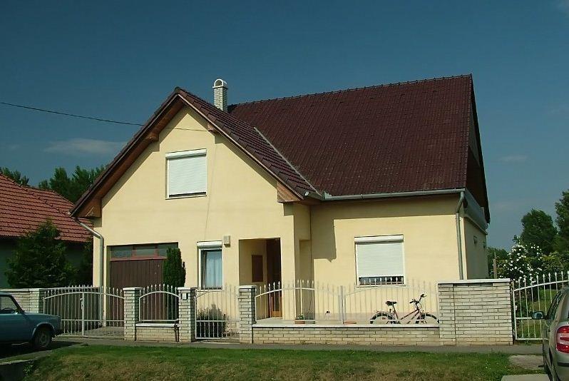 Boezsi Apartman Sárvár Εξωτερικό φωτογραφία