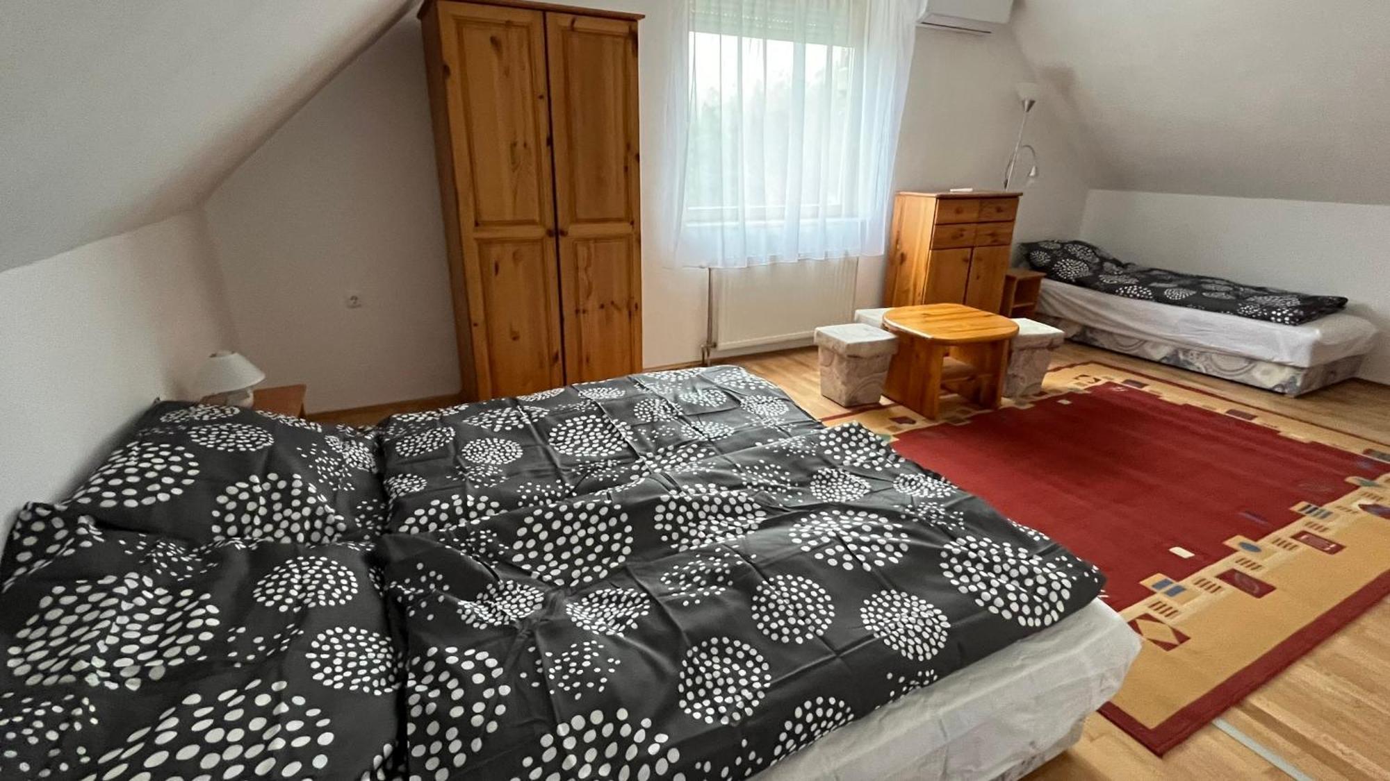 Boezsi Apartman Sárvár Εξωτερικό φωτογραφία
