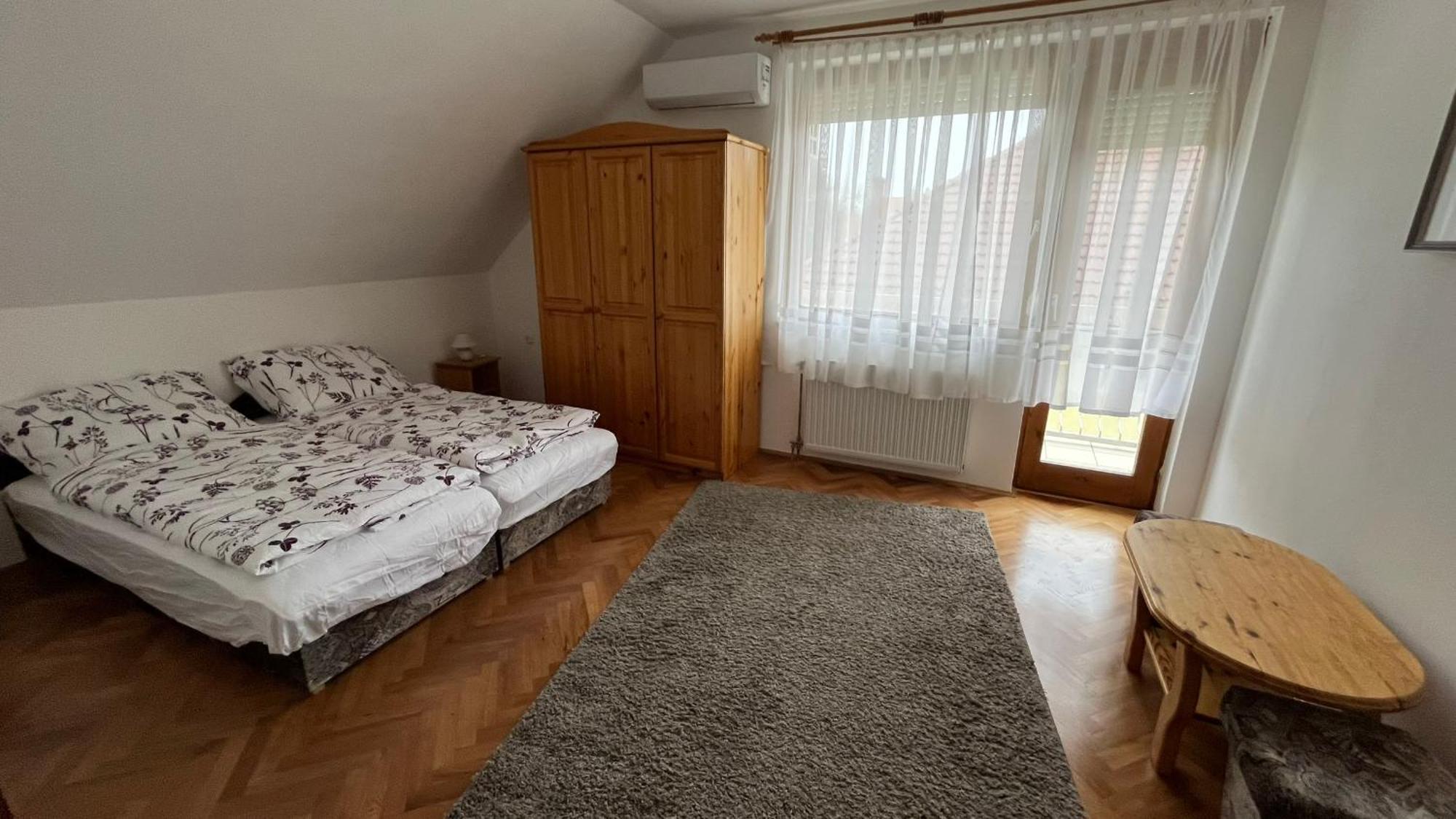 Boezsi Apartman Sárvár Εξωτερικό φωτογραφία